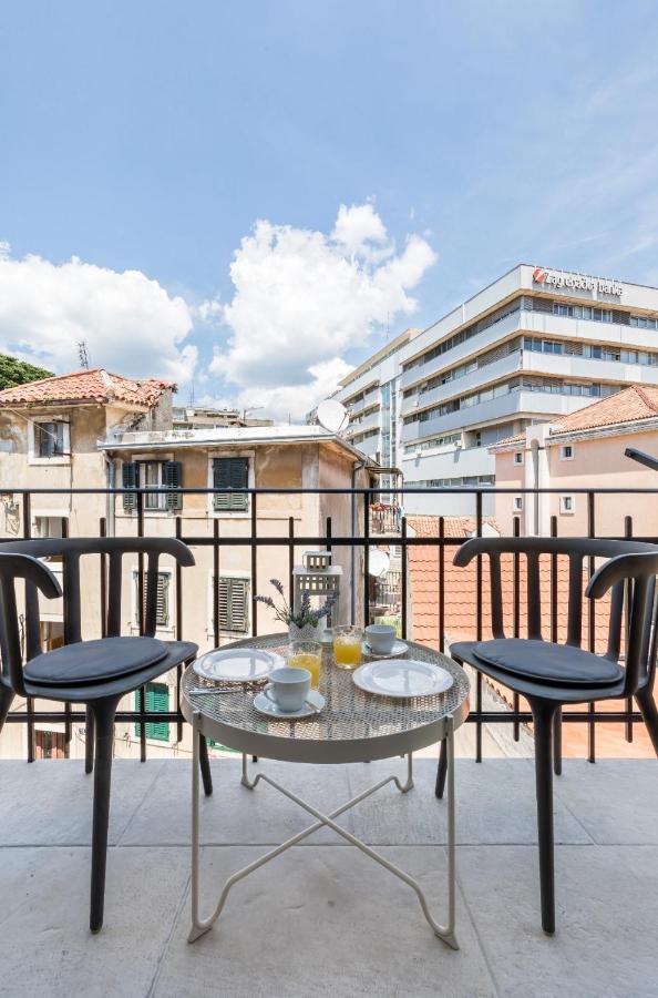 Romantic Apartment With Balcony Split Exterior foto